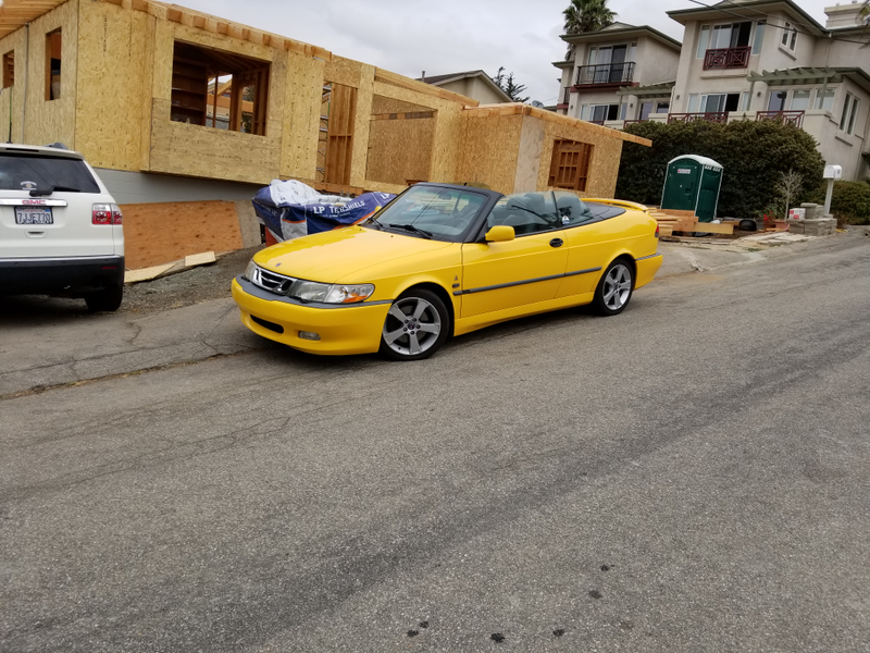 Saab in YELLOW!!!!